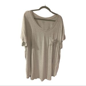 Like-new Market & Spruce pocket tee. Heather gray color. 95% rayon 5% spandex.